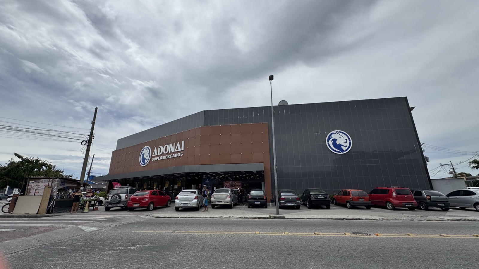 Fachada de Adonai Supermercados Santa Margarida